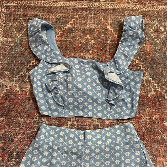 Tie Back Ruffle Sleeve Top - Picture 1 of 4